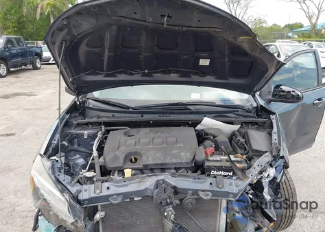 2018 Toyota Corolla Le из США, поврежденный, VIN 5YFBURHE5JP798469